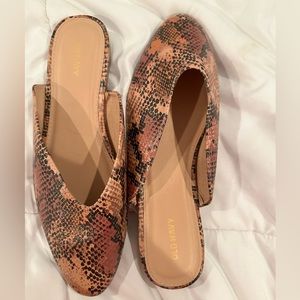 Old Navy snakeskin Mules
